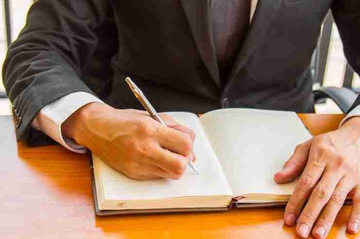 9 Steps to Writing Nonfiction (with 7 Bonus Tips)